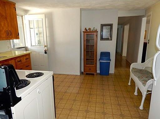 4th image of 7 Lorraine Ave