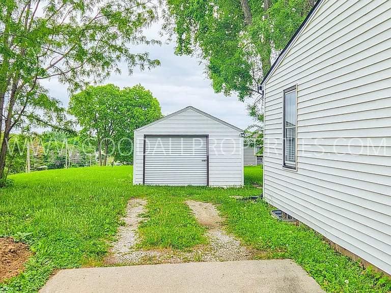 4805 S Union St — Photo 11