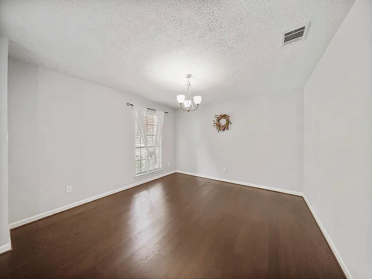 21106 Park Villa Dr — Photo 3