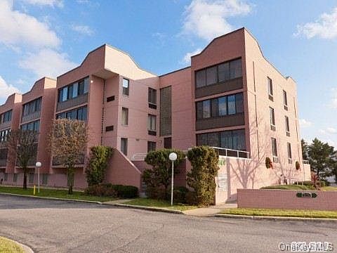 1st image of 800 Willis Avenue #111