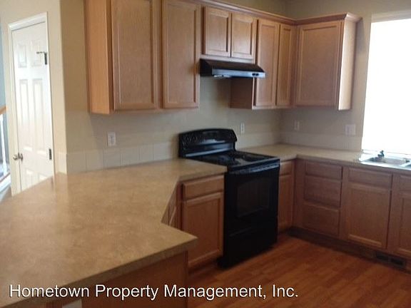 3rd image of 8715 Stockholm Ln NE