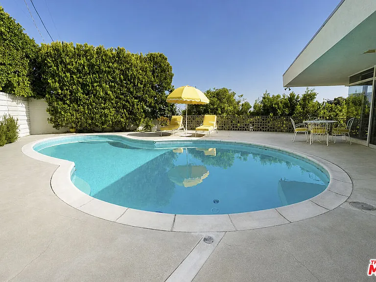 8292 Hollywood Blvd — Photo 20
