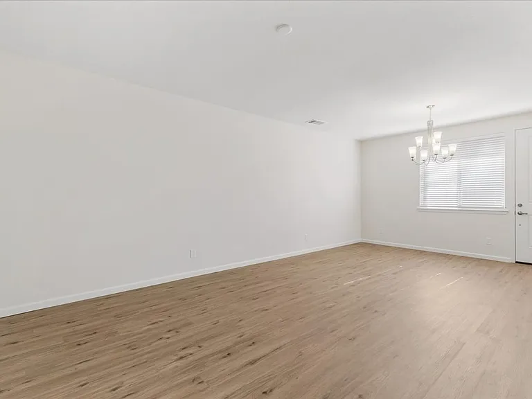 2261 Shady Canyon Dr — Photo 7