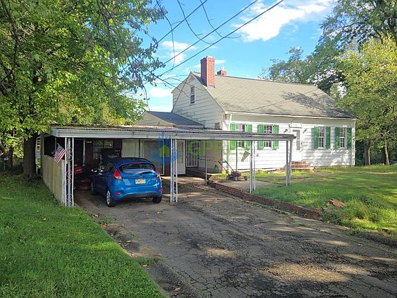 2nd image of 3241 McCully Rd