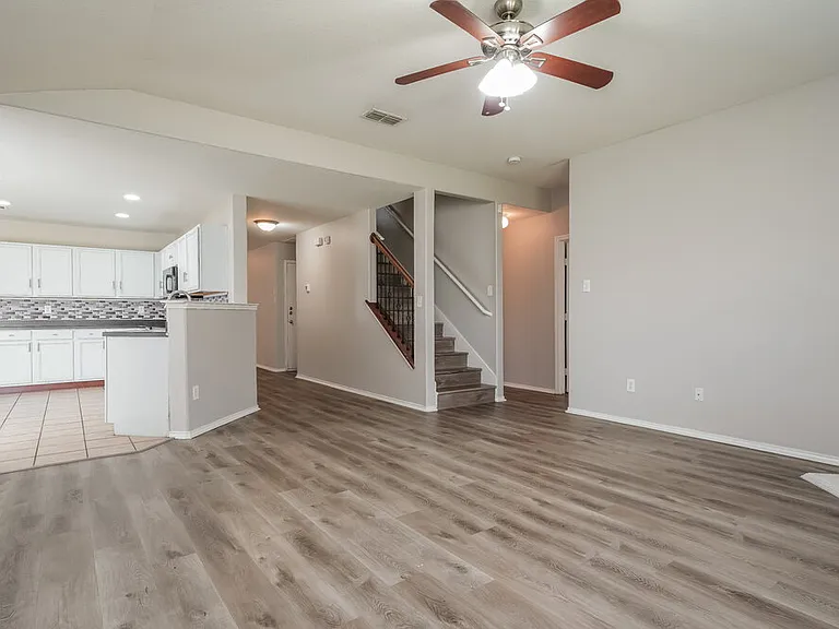 1625 Grassy View Dr — Photo 5