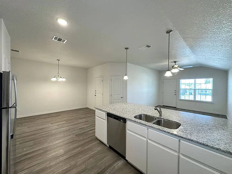 117A Dolphin Dr — Photo 9