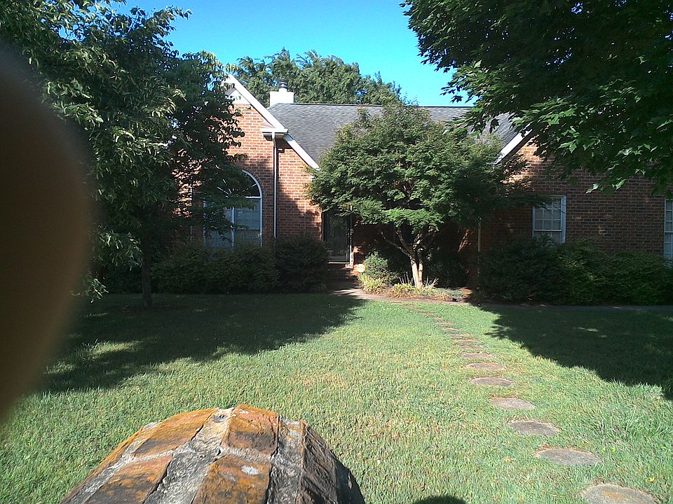 1st image of 2411 Colfax Dr