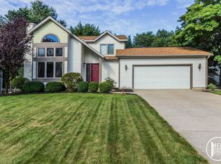 4612 Pine Dr, Holland, MI