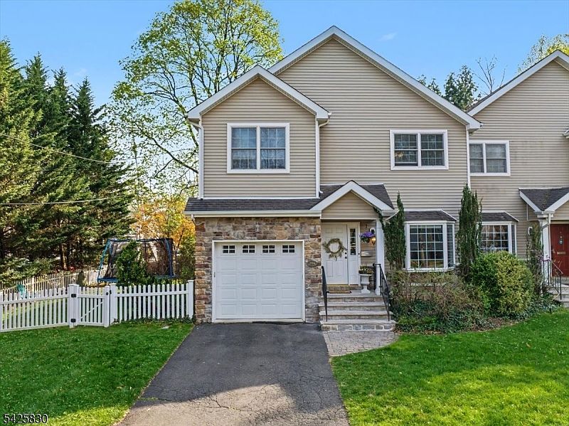 1st image of 294 Spring Ave