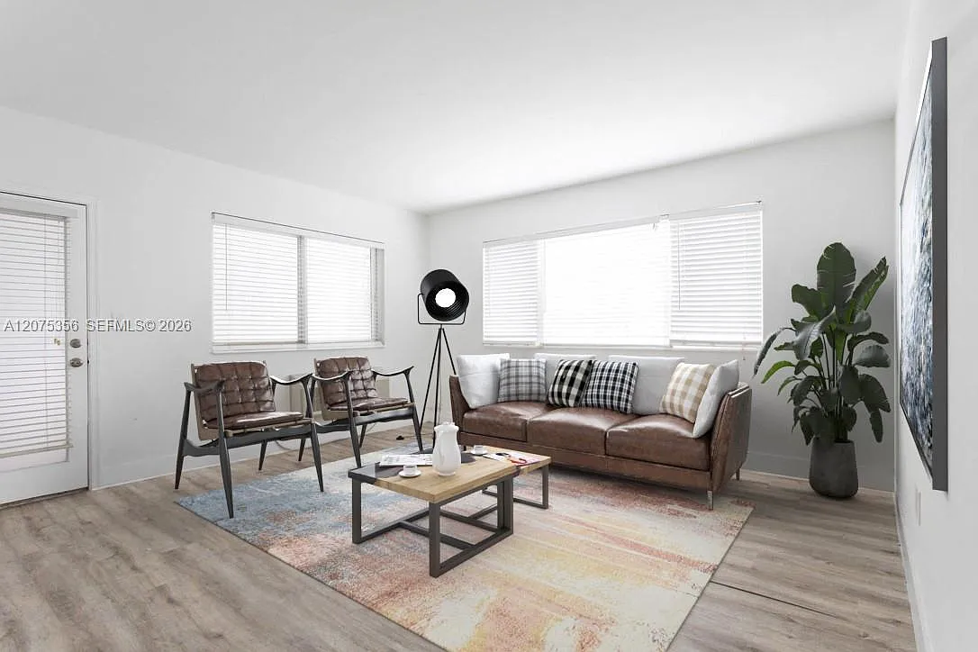 Beachcomber Of Nobe Condo — Photo 1