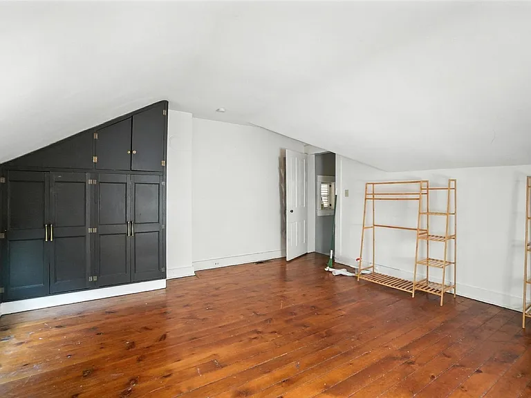 843 Overton St — Photo 25