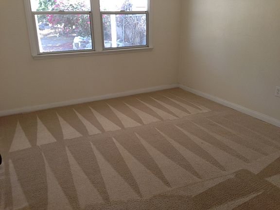 3rd image of 17669 Fairfax St