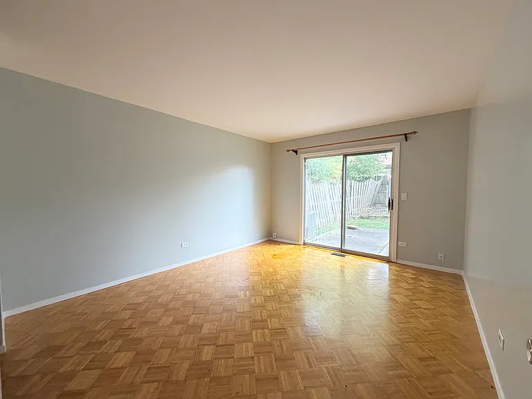 117 Virginia Ct — Photo 9