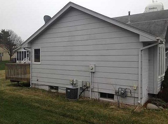 2nd image of 1105 3rd St