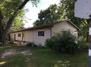 460 Ridge Rd, East Moline, IL 61244
