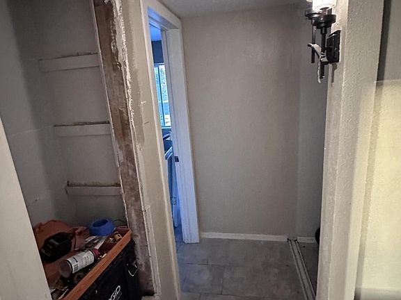 3rd image of 1106 N Ocotillo St