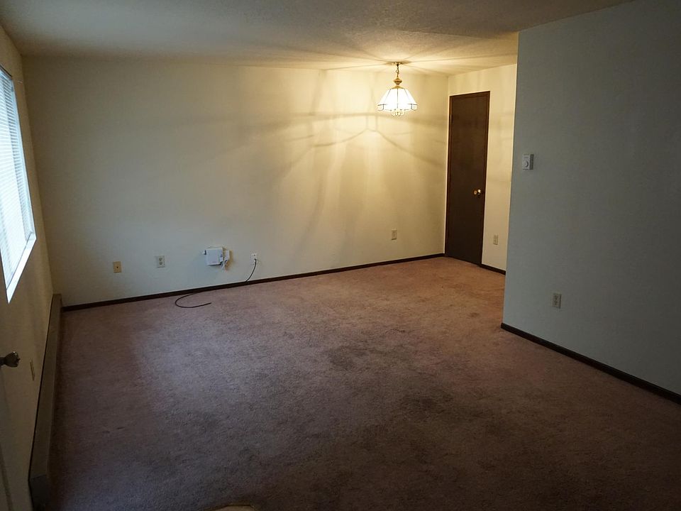 2nd image of 2250 Laurel St APT 3