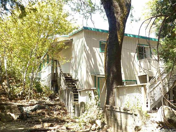 3rd image of 6834 Dunsmuir Ave
