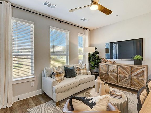 3rd image of 4621 Pantheon Way