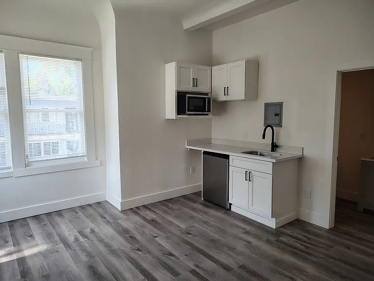 FAIRLAWN RESIDENCE — Photo 16