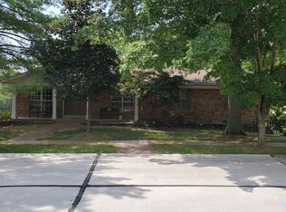 4732 Kingbird Ln, Saint Louis, MO 63128