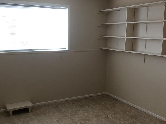 5th image of 6110 Meadowbrook Ln