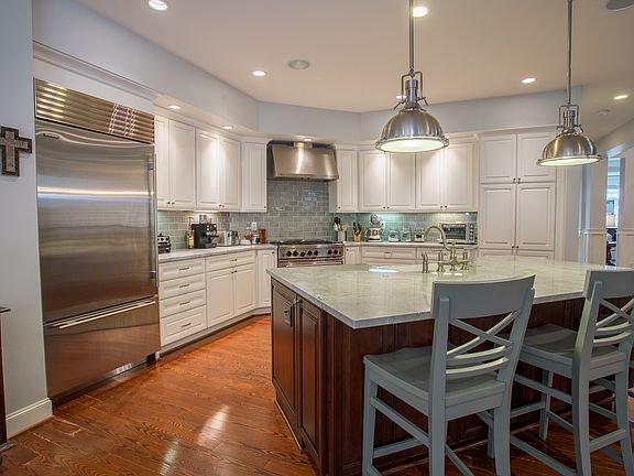 4th image of 4913 69th Avenue Ct W