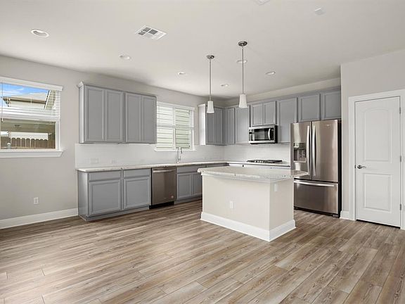 5th image of 15808 Celosia St