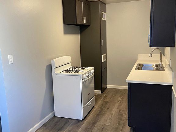 3rd image of 12267 Magnolia Blvd #2