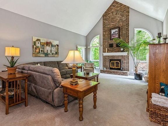5th image of 3641 Saint Charles Pl