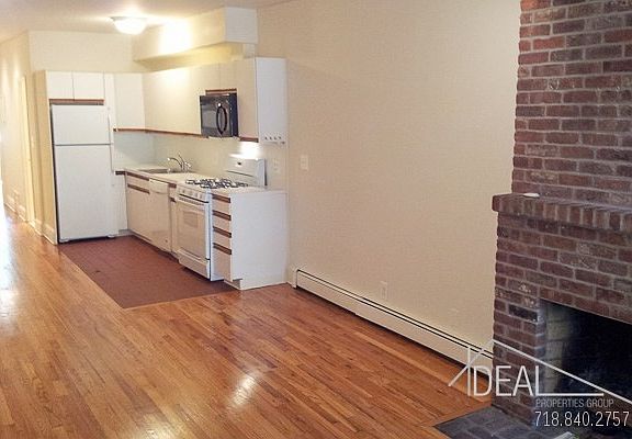 4th image of 579 Warren St APT 1R