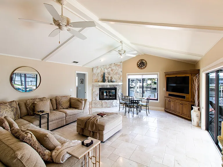 5605 SW 11th Ave — Photo 11
