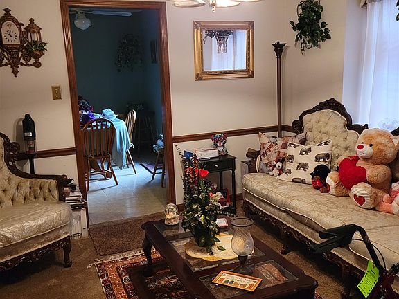 3rd image of 6527 Red Birch Dr