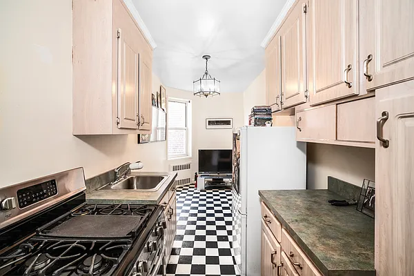 Sold by Block & Lot Real Estate | media 19