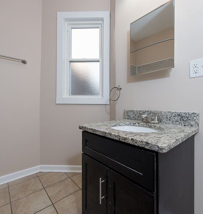 1st image of 6828 S Prairie Ave #1