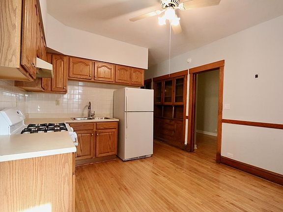 5th image of 2319 W Iowa St #1R
