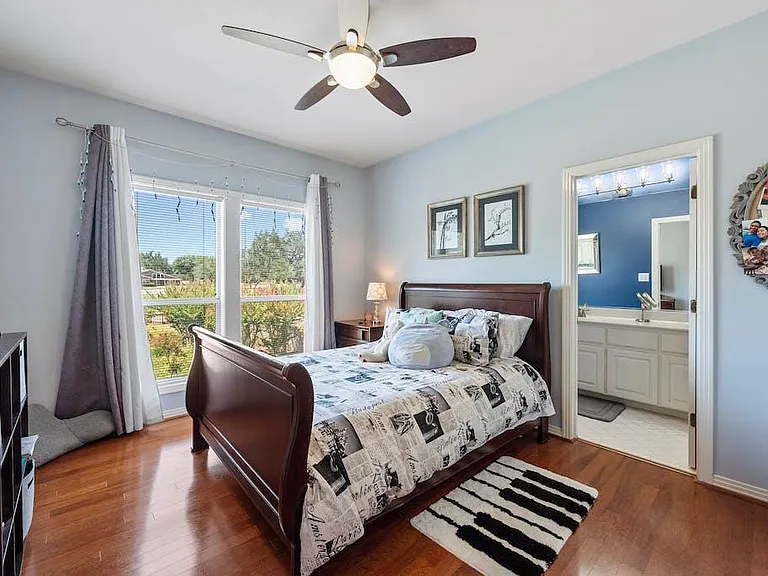 1207 Lakeway Dr — Photo 28