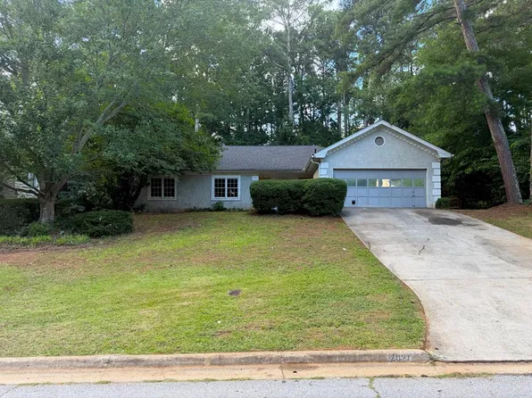 2021 Huntcliff Dr, Lawrenceville, GA 30043