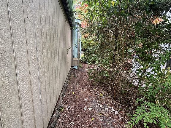 5th image of 331 Hillside Loop