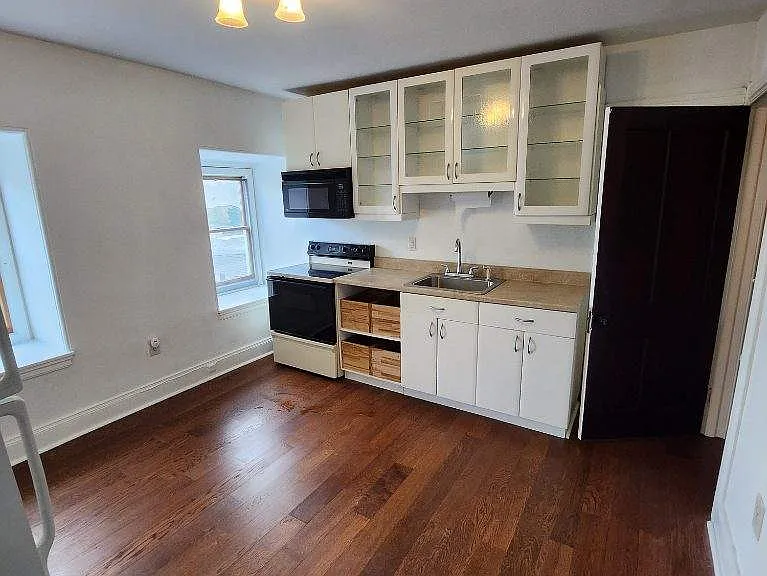 Carpenter Ln — Photo 2