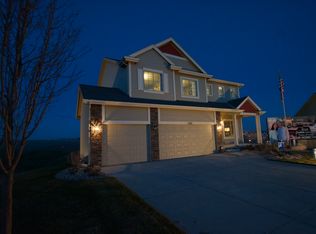 17220 Larimore Ave, Omaha, NE 68116