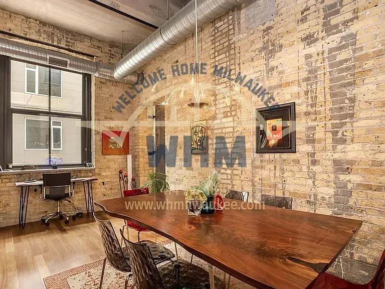 239 E Chicago St #307 — Photo 9