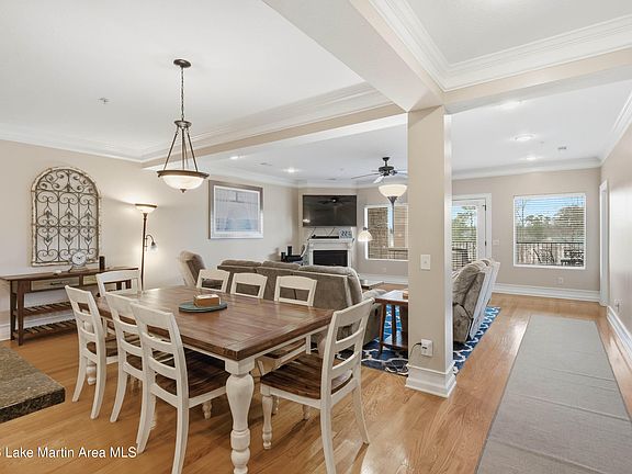 4th image of 44 Stoneview Summit Ct