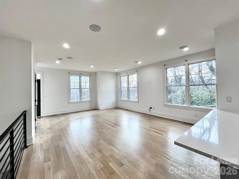614 West Blvd — Photo 2