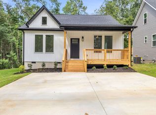 335 W Peachtree St, Woodruff, SC 29388