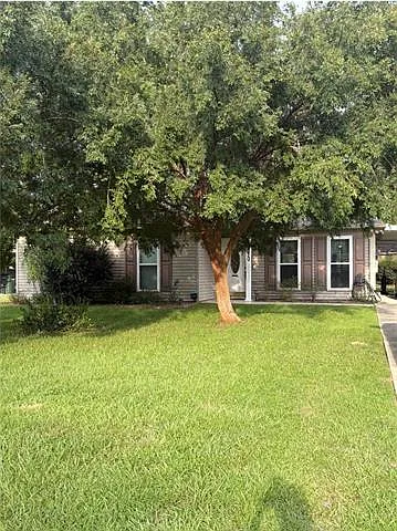3 bed, 2.0 bath, 1185 sqft, $1,750 — Photo 2