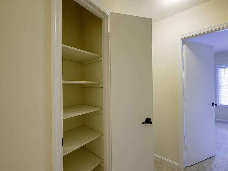 7518 Westlake Ter — Photo 46