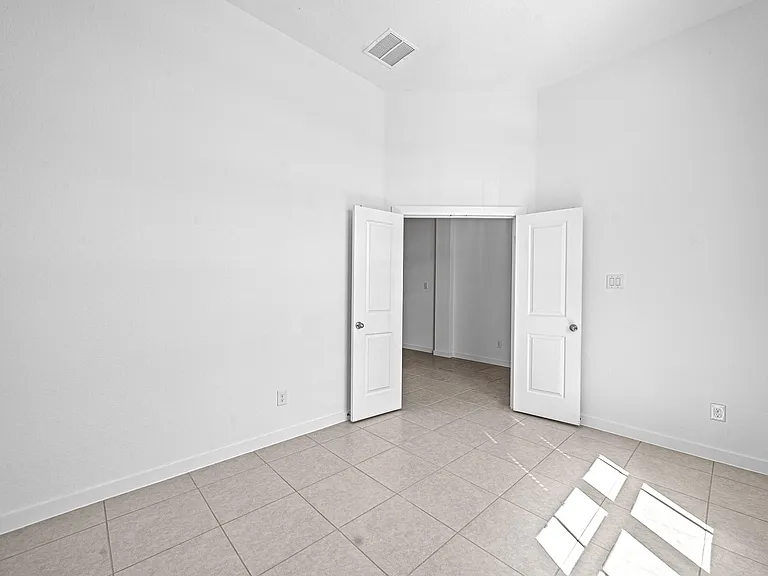 2221 Forest Trace Ln — Photo 8