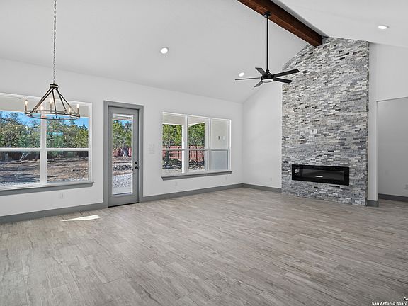 4th image of 309 Bogi St.