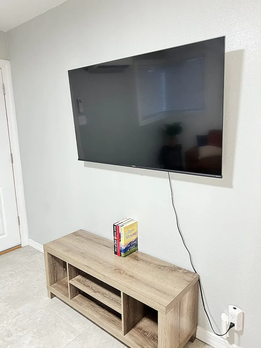 Living Room - Kemp Ave